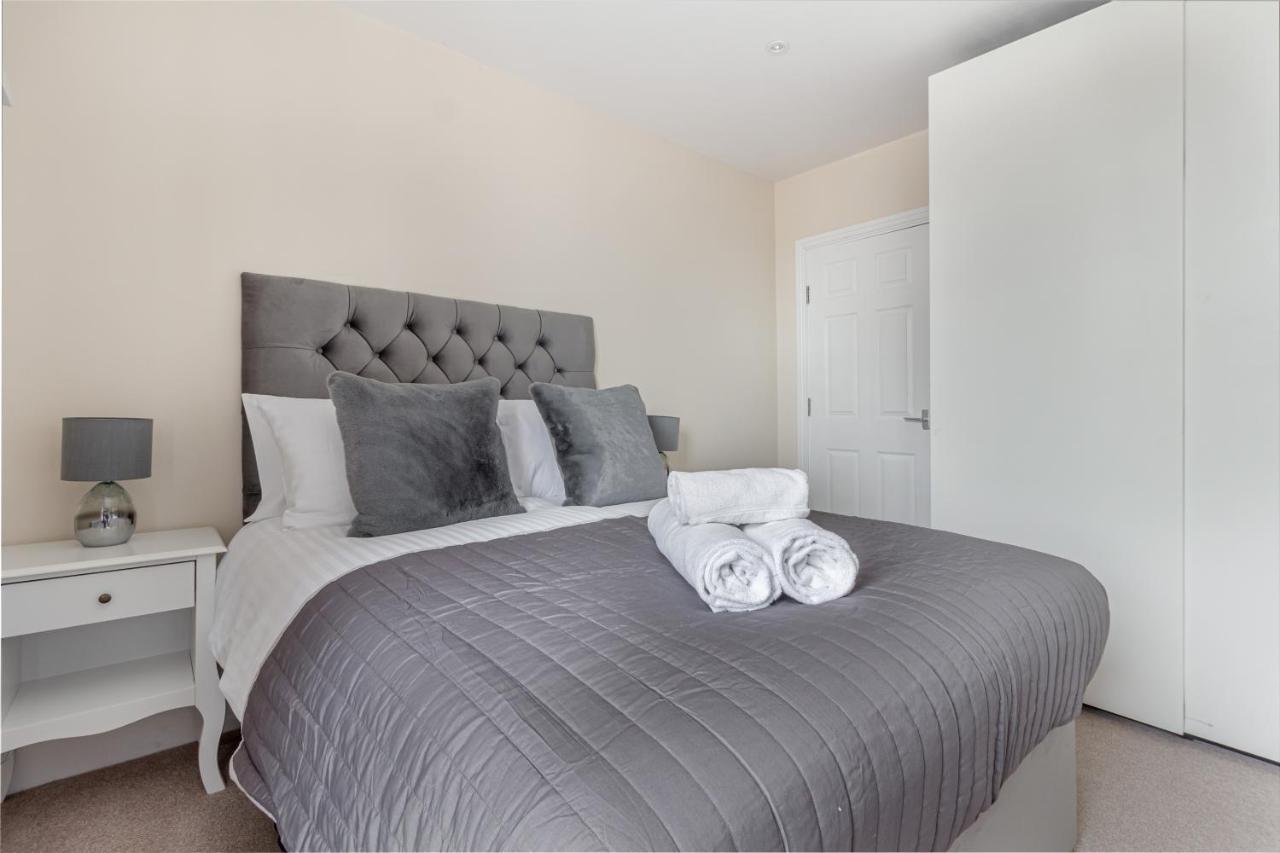 Guest Homes - Trinity Apartment ウスター エクステリア 写真